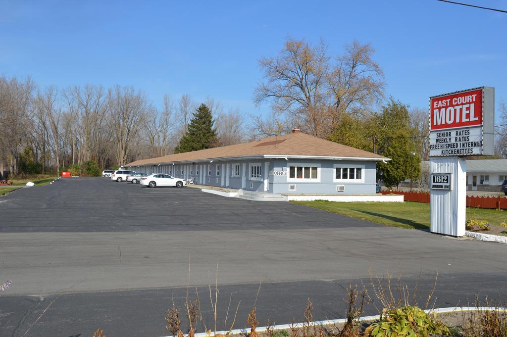 East Court Motel Sarnia Exterior photo