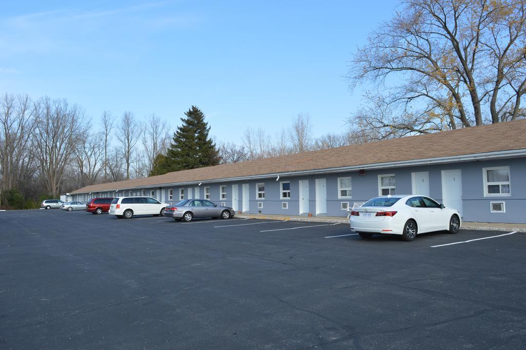 East Court Motel Sarnia Exterior photo