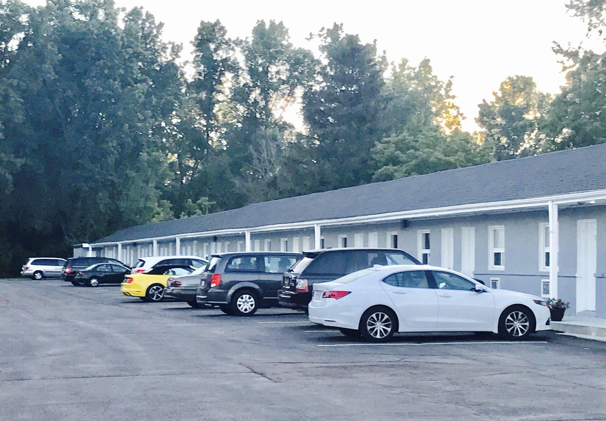 East Court Motel Sarnia Exterior photo